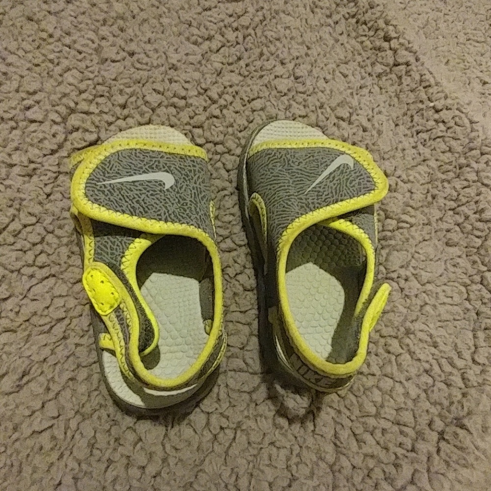 Toddler Nike sandals